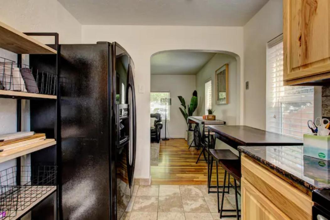 Home Sweet Idahome, Feels Like Home With All The Decor You Wish You Could Afford King Bed In Master, Fully Fenced Dog Friendly Yard, A Few Blocks From Bsu And Downtown Boise, Your Perfect Stay! Eksteriør billede