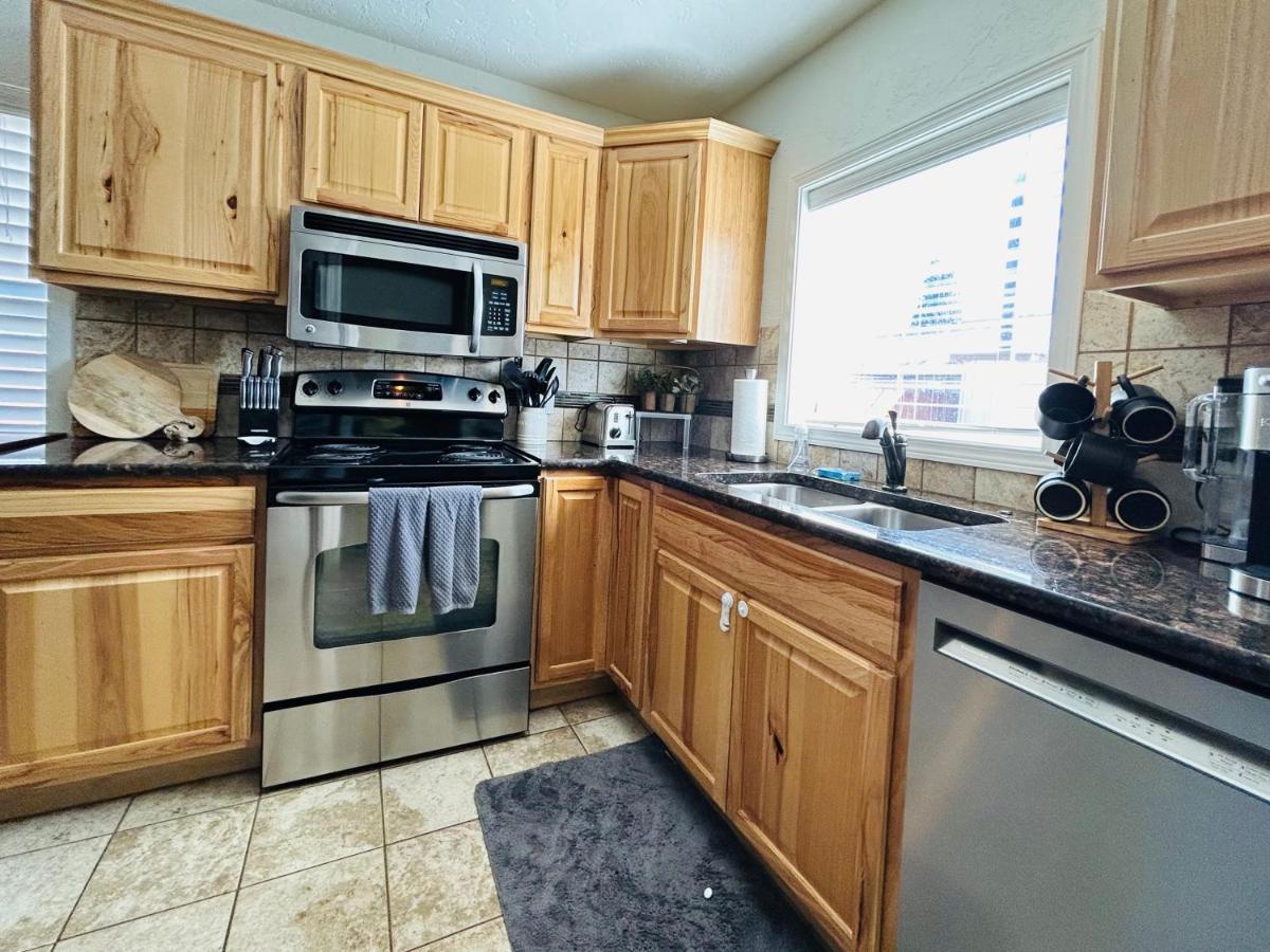 Home Sweet Idahome, Feels Like Home With All The Decor You Wish You Could Afford King Bed In Master, Fully Fenced Dog Friendly Yard, A Few Blocks From Bsu And Downtown Boise, Your Perfect Stay! Eksteriør billede