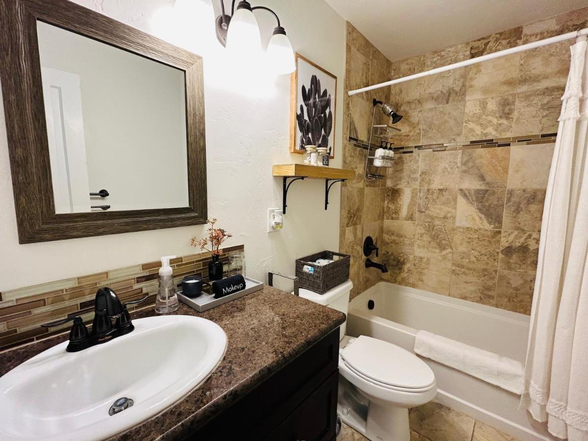 Home Sweet Idahome, Feels Like Home With All The Decor You Wish You Could Afford King Bed In Master, Fully Fenced Dog Friendly Yard, A Few Blocks From Bsu And Downtown Boise, Your Perfect Stay! Eksteriør billede