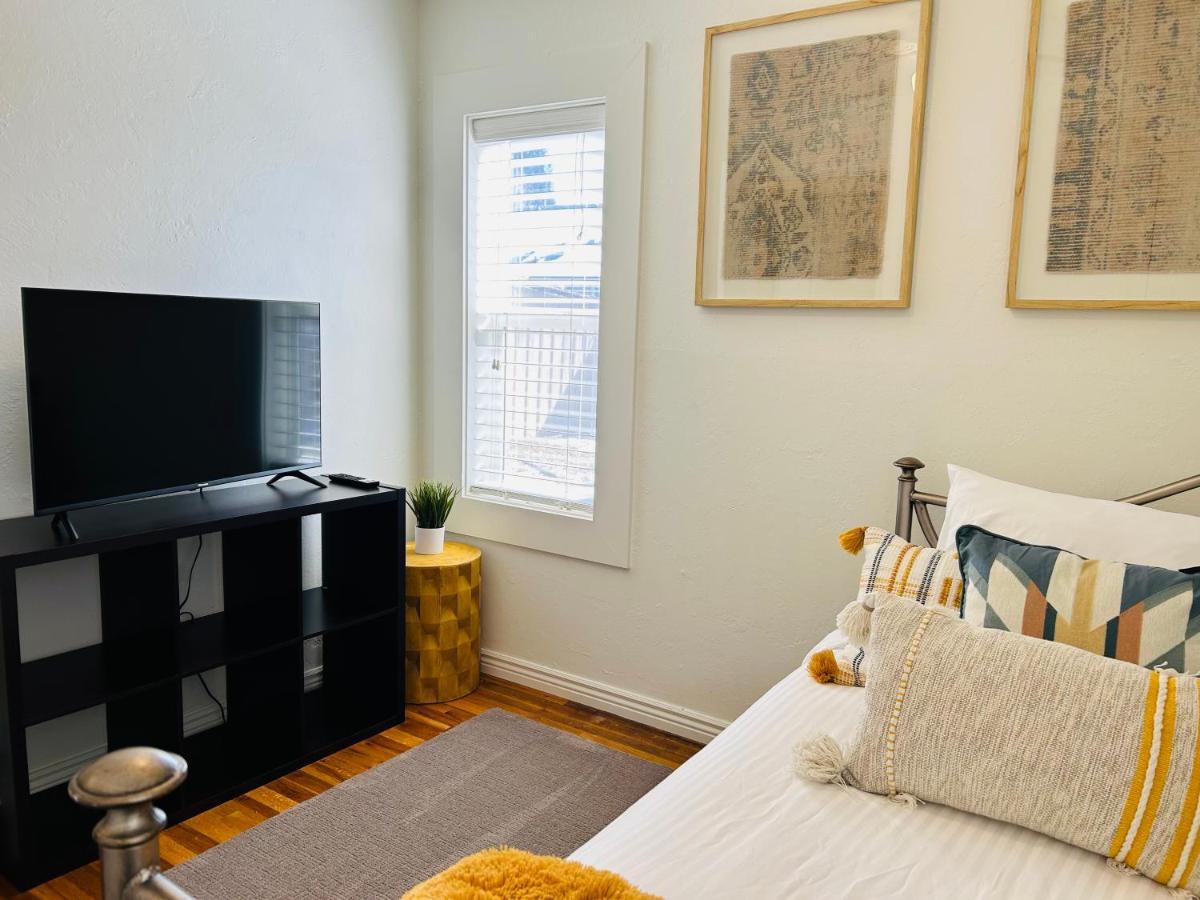 Home Sweet Idahome, Feels Like Home With All The Decor You Wish You Could Afford King Bed In Master, Fully Fenced Dog Friendly Yard, A Few Blocks From Bsu And Downtown Boise, Your Perfect Stay! Eksteriør billede